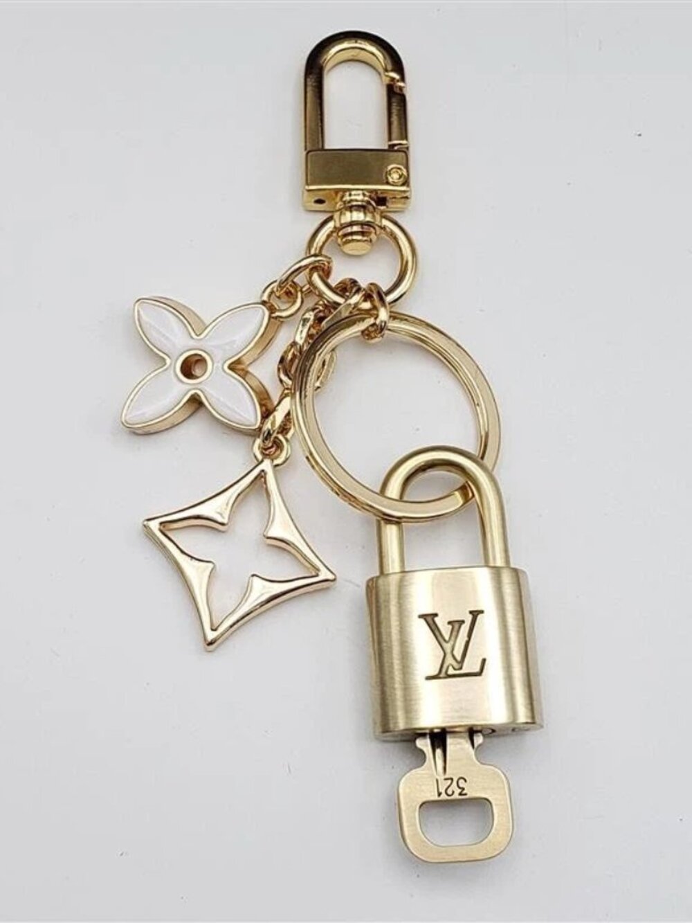 Authentic Louis Vuitton Gold Lock 🔒 Unbranded Flower Keychain Bag Charm LV - Picture 2 of 13